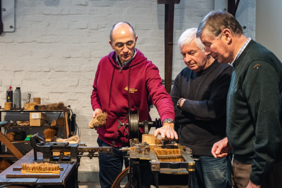 20251203 ETWIE - Borstelmakers (c) Martin Corlazzoli - COR05554