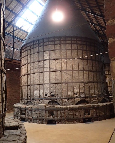 1200px-belgium_wallonia_-_la_louviere_-_royal_boch_-_four_bouteille_-_keramis_-_centre_de_la_ceramique