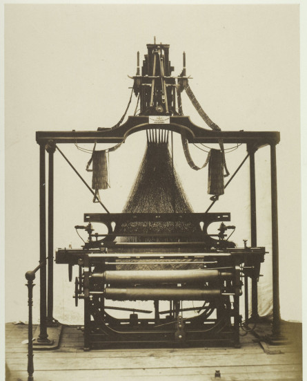 Weefgetouw_van_Barlow_op_de_Great_Exhibition_of_the_Works_of_Industry_of_All_Nations_van_1851_in_het_Crystal_Palace_in_Londen_Double_Jacquard_Loom._Barlow_(titel_op_object),_RP-F-F25213-L