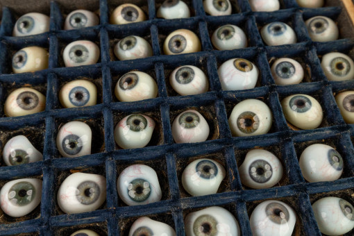 Oogprotheses Glitschka_FlandersAuctions