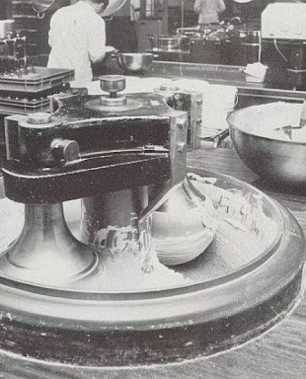 Zalfmolen van Atelier de Construction Ed. Courtoy