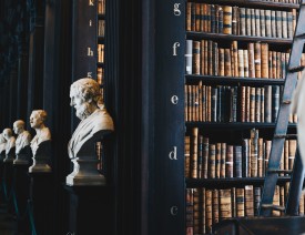 Wetenschapsgeschiedenis_Photo by Giammarco Boscaro on unsplash