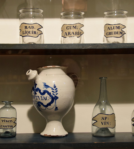 Apotheekpotten. Collectie Gasthuismuseum Geel (c) Camille Droogmans